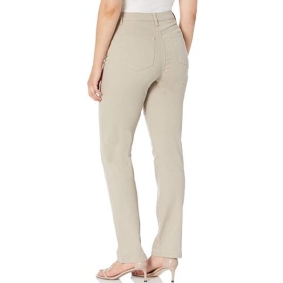 NWT GV Amanda Slimming Tapered Leg Jeans - Picture 2 of 2